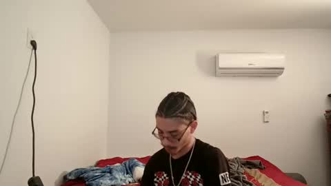 Snapshot of xxjasoneecxx chatting on January 12, 10:23 am XxJasoneecxX online show from January 12, 10:23 am