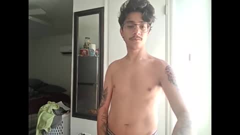 Snapshot of xxjasoneecxx chatting on October 12, 4:17 pm XxJasoneecxX online show from October 12, 4:17 pm