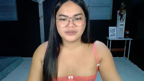Snapshot of xxkylie_smithxx chatting on October 8, 6:27 pm Kylie Smith online show from October 8, 6:27 pm