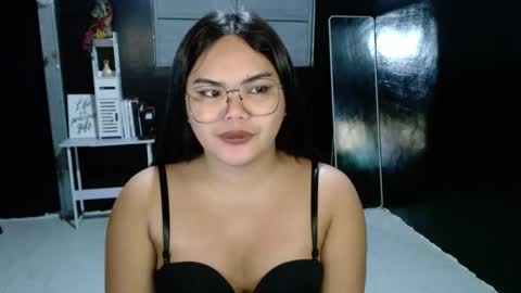 Snapshot of xxkylie_smithxx chatting on November 3, 9:54 am Kylie Smith online show from November 3, 9:54 am