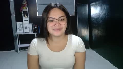 Snapshot of xxkylie_smithxx chatting on November 3, 11:48 pm Kylie Smith online show from November 3, 11:48 pm