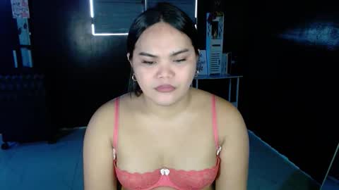 Snapshot of xxkylie_smithxx chatting on November 8, 5:18 am Kylie Smith online show from November 8, 5:18 am