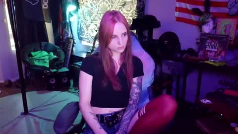 Snapshot of xxlilithmoonxx chatting on May 19, 12:49 am Lilith online show from May 19, 12:49 am