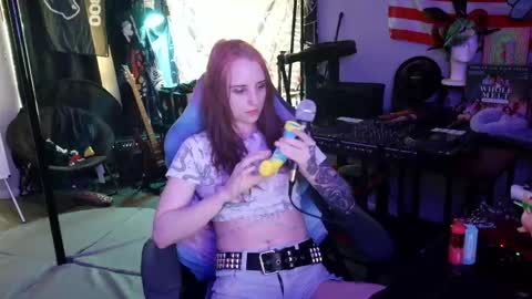 Snapshot of xxlilithmoonxx chatting on May 25, 8:59 pm Lilith online show from May 25, 8:59 pm