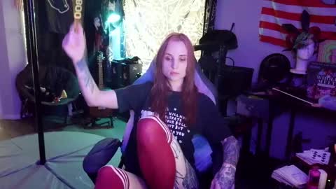 Snapshot of xxlilithmoonxx chatting on June 1, 11:28 pm Lilith online show from June 1, 11:28 pm