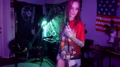 Snapshot of xxlilithmoonxx chatting on June 5, 6:52 am Lilith online show from June 5, 6:52 am