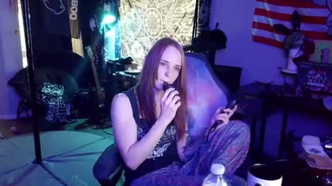 Snapshot of xxlilithmoonxx chatting on June 13, 1:14 am Lilith online show from June 13, 1:14 am
