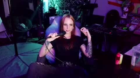 Snapshot of xxlilithmoonxx chatting on June 22, 4:09 am Lilith online show from June 22, 4:09 am