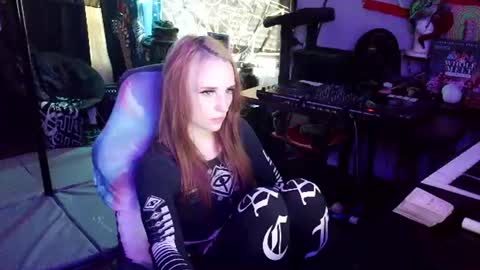 Snapshot of xxlilithmoonxx chatting on June 29, 11:38 pm Lilith online show from June 29, 11:38 pm