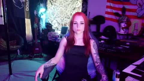 Snapshot of xxlilithmoonxx chatting on July 25, 12:42 am Lilith online show from July 25, 12:42 am