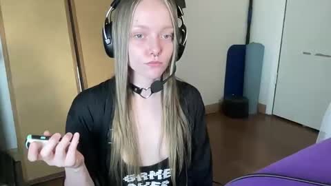 Snapshot of xxloveanastasia chatting on May 6, 3:50 pm LoveAnastasia online show from May 6, 3:50 pm