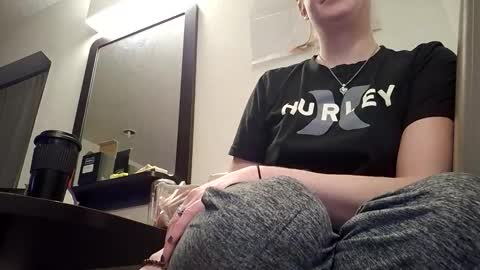 xxmariebliss online show from February 13, 3:52 pm