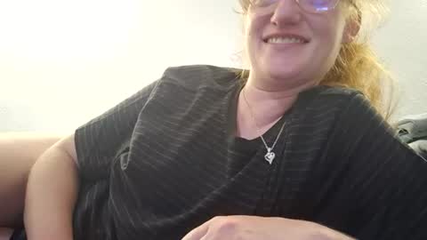 Snapshot of xxmariebliss chatting on June 27, 3:00 am xxmariebliss online show from June 27, 3:00 am