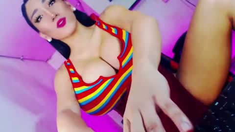 Snapshot of xxqueenjasminexx chatting on July 14, 10:32 am Jasmine online show from July 14, 10:32 am