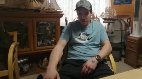 Snapshot of xxscubastevexxx chatting on March 29, 10:21 pm xxScubaStevexx online show from March 29, 10:21 pm