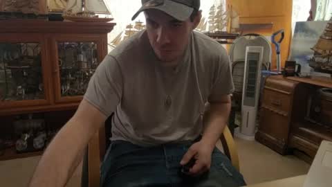 Snapshot of xxscubastevexxx chatting on April 2, 6:16 pm xxScubaStevexx online show from April 2, 6:16 pm