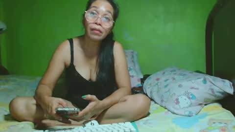 Snapshot of xxsexypinayxx chatting on February 11, 7:48 pm xxsexypinayxx online show from February 11, 7:48 pm