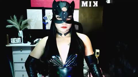 Snapshot of xxslutty_kim chatting on November 27, 7:10 am xxslutty kim online show from November 27, 7:10 am