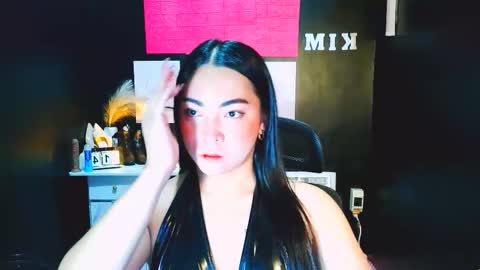 Snapshot of xxslutty_kim chatting on December 14, 1:16 pm xxslutty kim online show from December 14, 1:16 pm