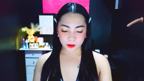 xxslutty kim online show from January 10, 10:50 am