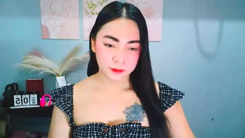 xxslutty kim online show from May 5, 8:33 am