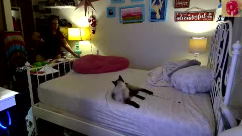 Strawberry Jane online show from November 23, 7:19 am