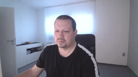 Snapshot of xxstrikerxx chatting on December 19, 8:23 am Eddi online show from December 19, 8:23 am