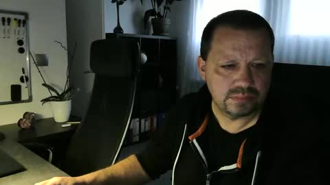 Snapshot of xxstrikerxx chatting on October 27, 6:28 am Eddi online show from October 27, 6:28 am