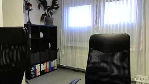 Snapshot of xxstrikerxx chatting on October 30, 6:37 am Eddi online show from October 30, 6:37 am