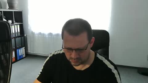 Snapshot of xxstrikerxx chatting on December 17, 9:37 am Eddi online show from December 17, 9:37 am