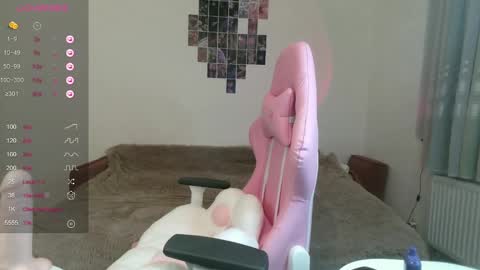 Pretty online show from December 2, 3:47 pm