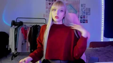 Pretty online show from September 27, 9:53 pm