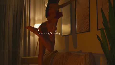 Molly online show from November 7, 9:53 am