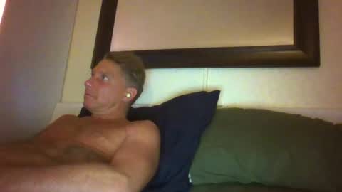 Snapshot of xxxelentdick chatting on July 20, 11:23 am deeeeznutz online show from July 20, 11:23 am