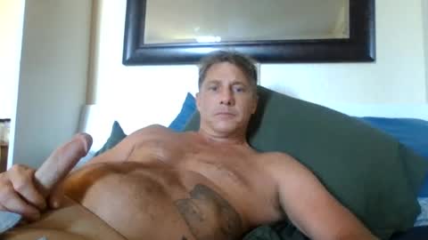 Snapshot of xxxelentdick chatting on July 30, 3:16 am deeeeznutz online show from July 30, 3:16 am