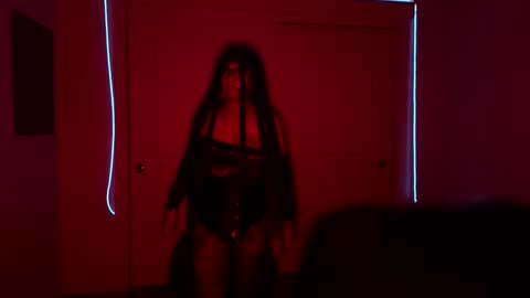 Snapshot of xxxenmascaradosxxx chatting on April 18, 7:01 am Parejahot69 online show from April 18, 7:01 am