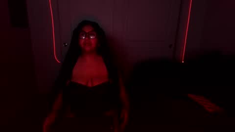 Snapshot of xxxenmascaradosxxx chatting on April 23, 5:52 am Parejahot69 online show from April 23, 5:52 am