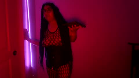 Snapshot of xxxenmascaradosxxx chatting on May 9, 6:51 am Parejahot69 online show from May 9, 6:51 am