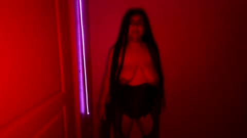 Snapshot of xxxenmascaradosxxx chatting on May 21, 6:53 am Parejahot69 online show from May 21, 6:53 am