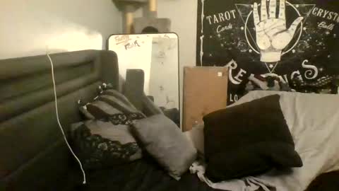 Snapshot of xxxmistymoansxxx chatting on December 2, 9:47 am Misti online show from December 2, 9:47 am