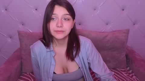 foxy online show from May 7, 6:46 pm