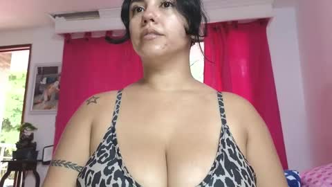xxxtatianabustyxxx online show from April 30, 6:25 pm
