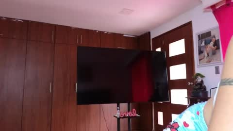 Snapshot of xxxtatianabustyxxx chatting on June 6, 2:22 pm xxxtatianabustyxxx online show from June 6, 2:22 pm