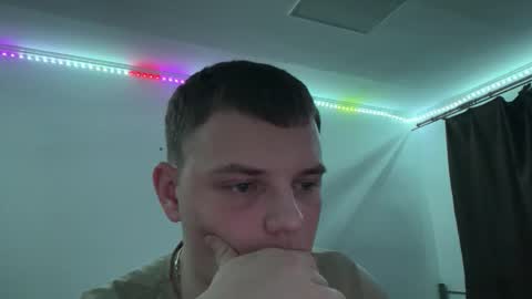 Leo online show from March 12, 9:43 pm