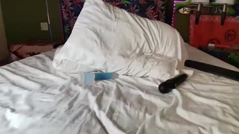 Snapshot of xxxvibesxo chatting on November 5, 2:11 am Lil Luna online show from November 5, 2:11 am