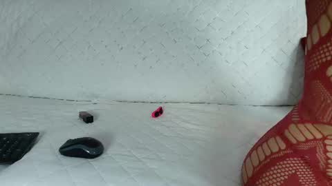 Snapshot of xxxvibesxo chatting on June 30, 3:29 am Lil Luna online show from June 30, 3:29 am