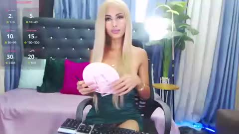 Yasmin online show from October 18, 7:03 pm