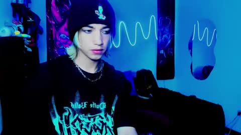 Snapshot of xzerox_ chatting on September 10, 2:44 am xzerox_ online show from September 10, 2:44 am