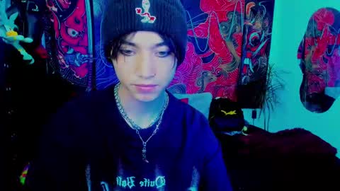 Snapshot of xzerox_ chatting on October 23, 12:37 pm xzerox_ online show from October 23, 12:37 pm