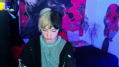 Snapshot of xzerox_ chatting on December 4, 8:50 pm xzerox_ online show from December 4, 8:50 pm